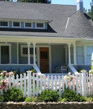 Advantages Of Cottage Border Fence-1